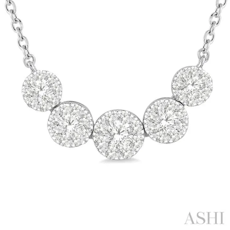 1/2 Ctw Round Cut Diamond Lovebright Necklace in 14K White Gold