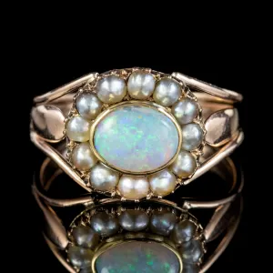 Antique Georgian Opal Pearl Ring 18Ct Gold 1.50Ct Natural Opal Circa 1830