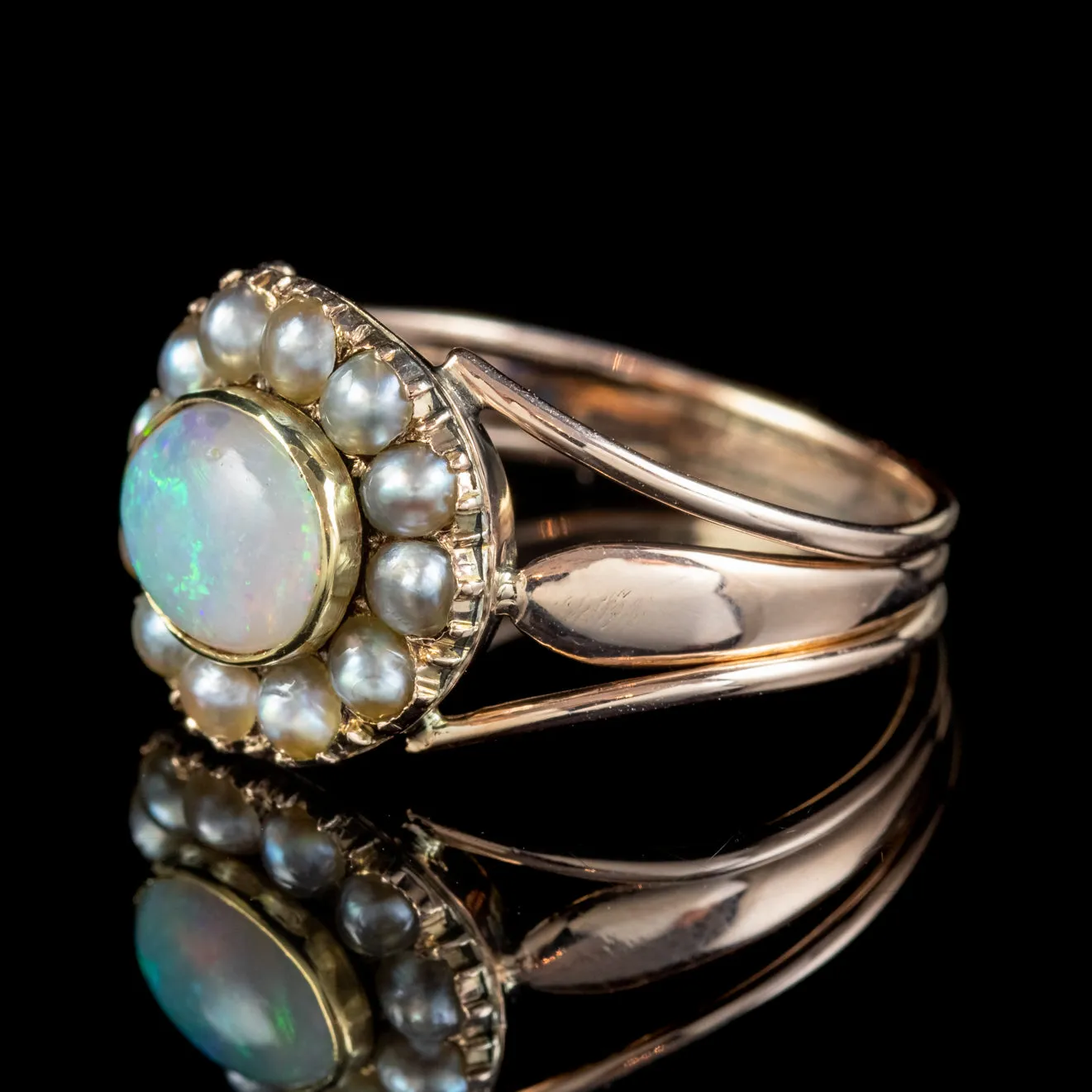 Antique Georgian Opal Pearl Ring 18Ct Gold 1.50Ct Natural Opal Circa 1830