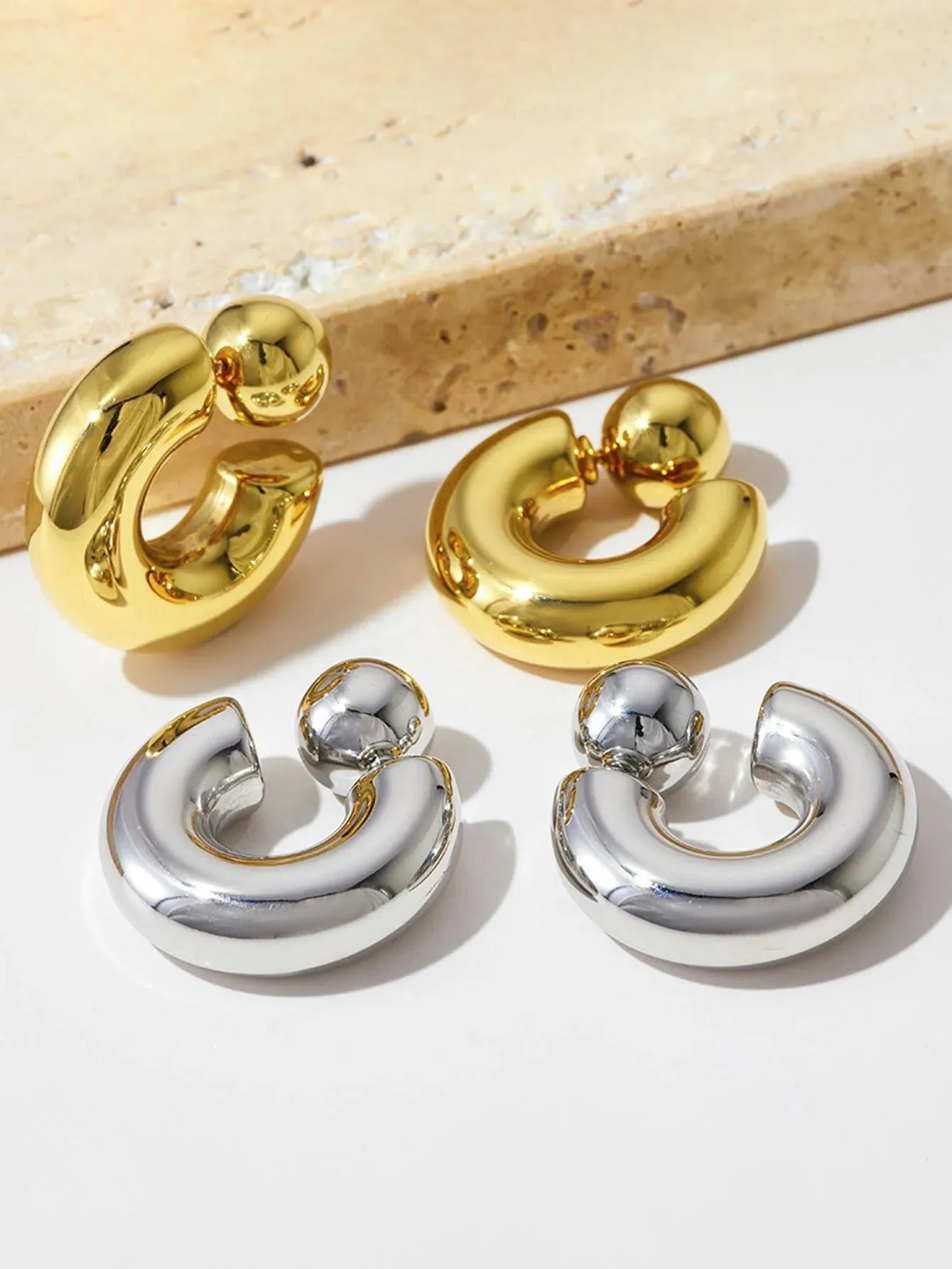 Fashionable C-shaped earrings with unique design, high-end and niche earrings for women