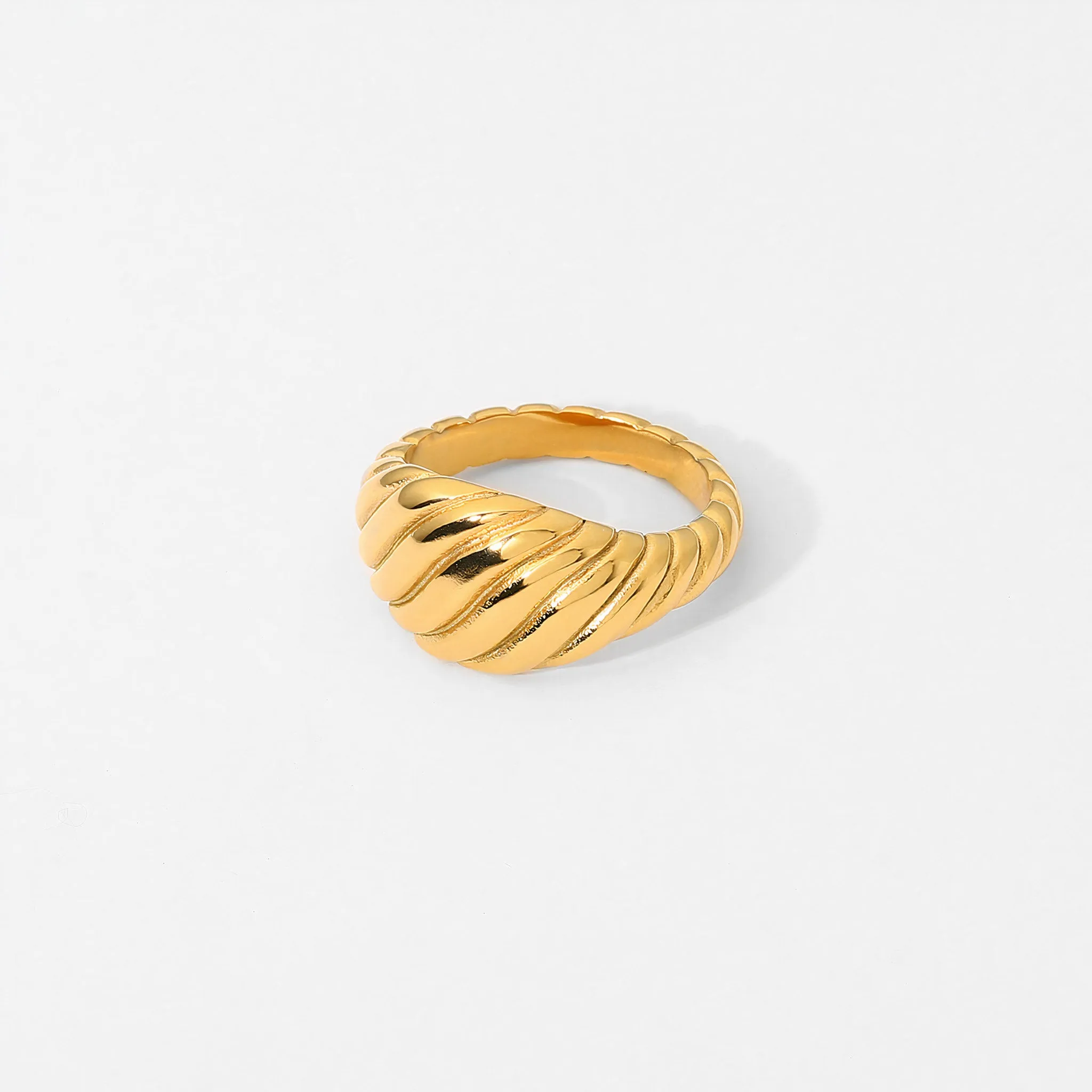 MODERN TWIST BOLD RING