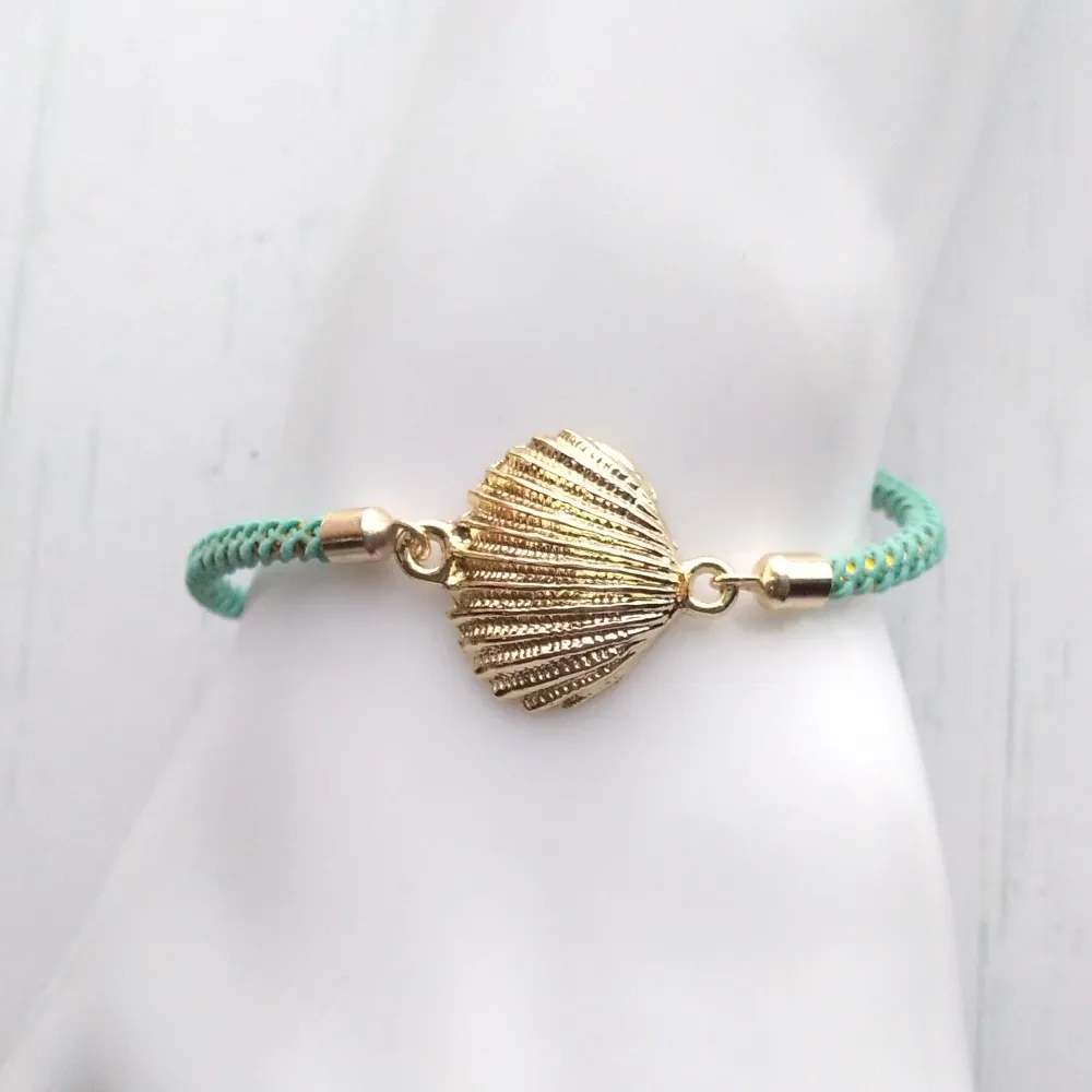 Olivia 2 Clamshell Metallic Cord Slider Bracelet