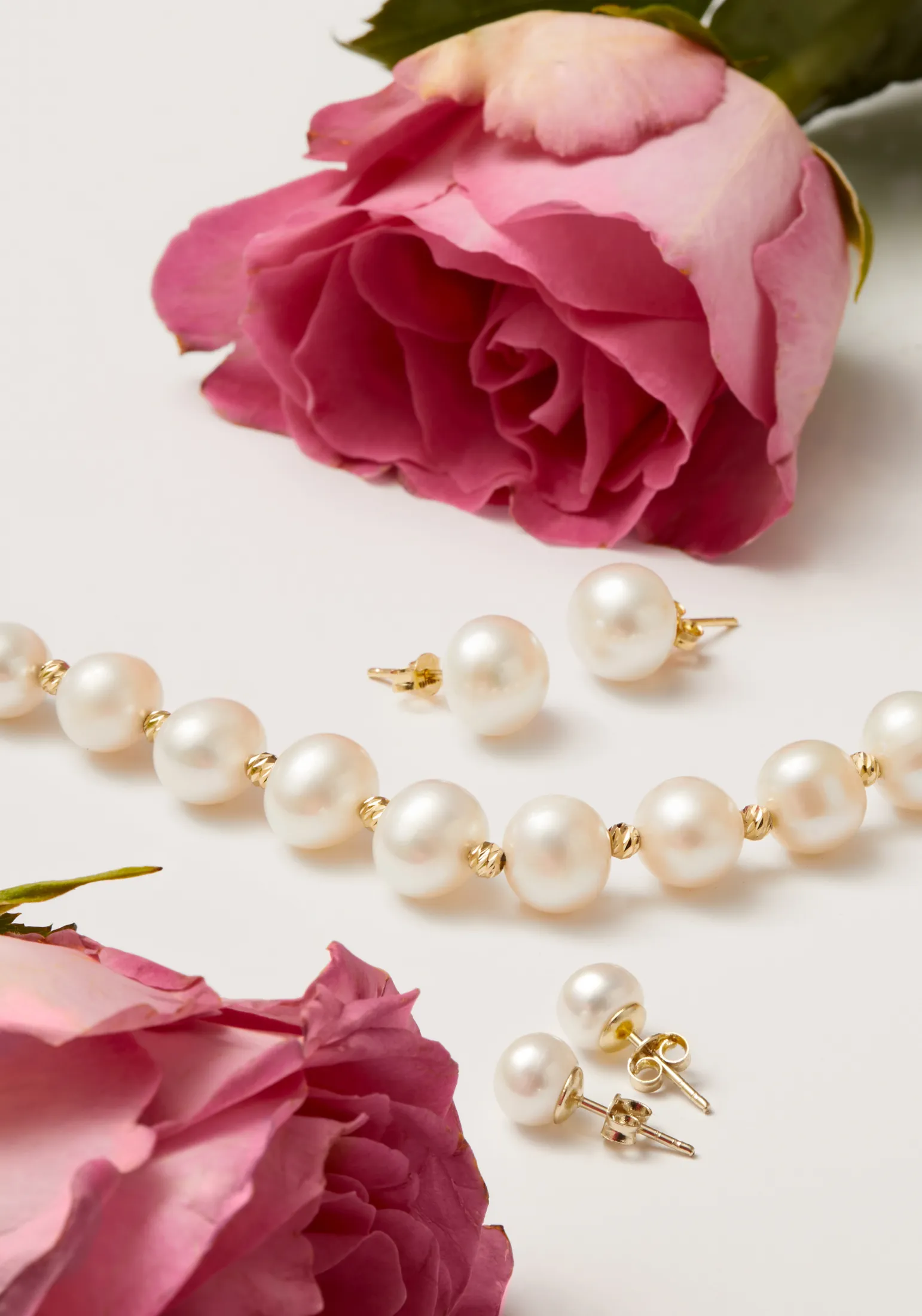 Solid 14K Gold Classic Natural Pearl Necklace