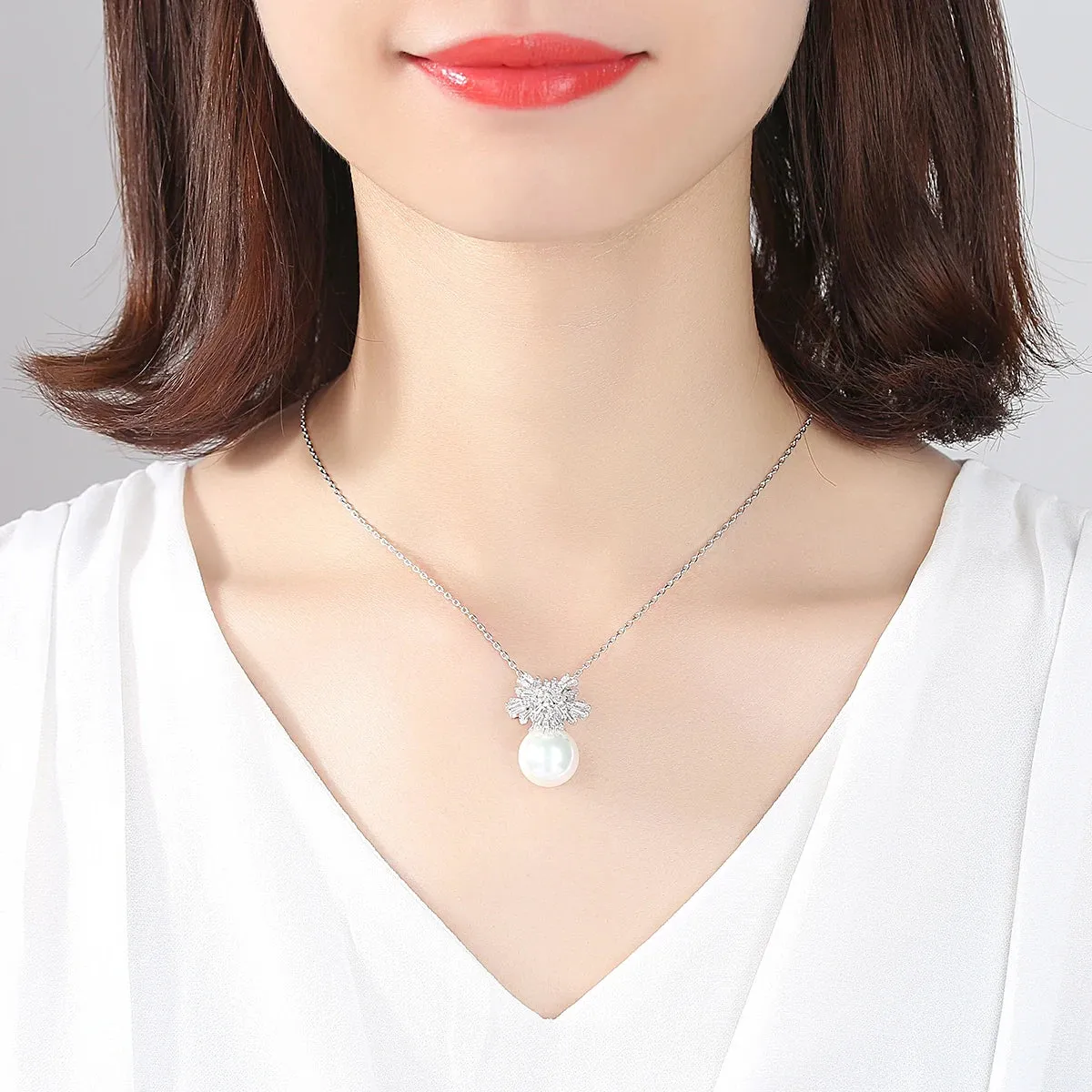 Stylish Clear CZ Flower Shell Pearl Pendant